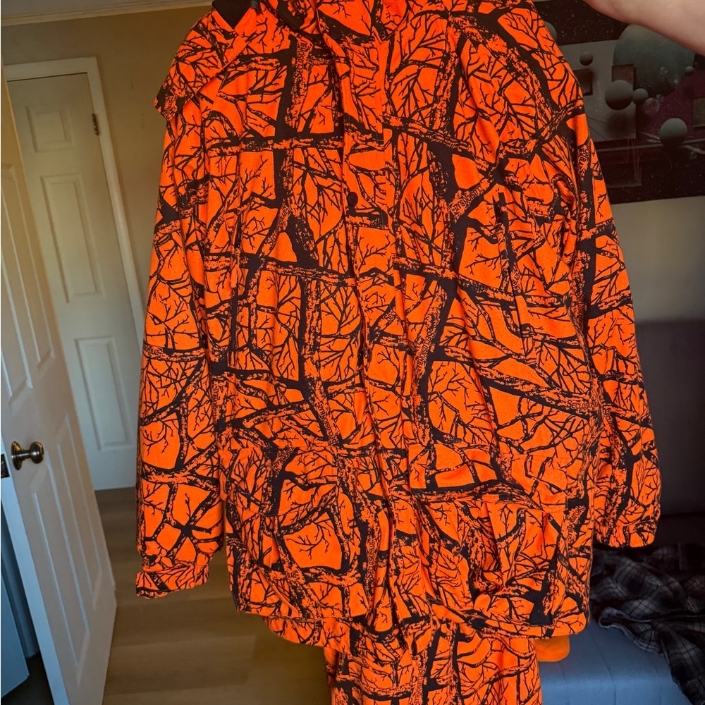 Cabelas Seclusion blaze hunting bib overall and coat set